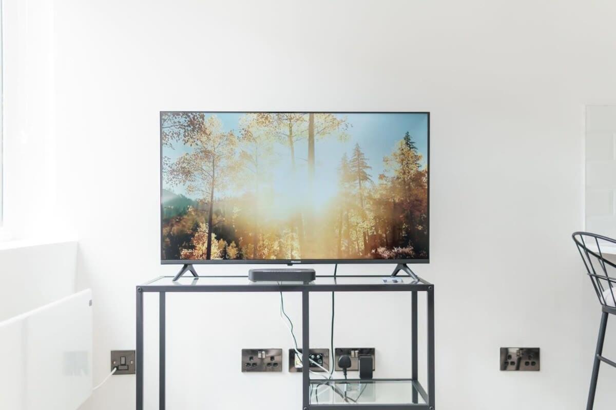 Modern 1 Bedroom Apartment In Preston Centre Екстер'єр фото