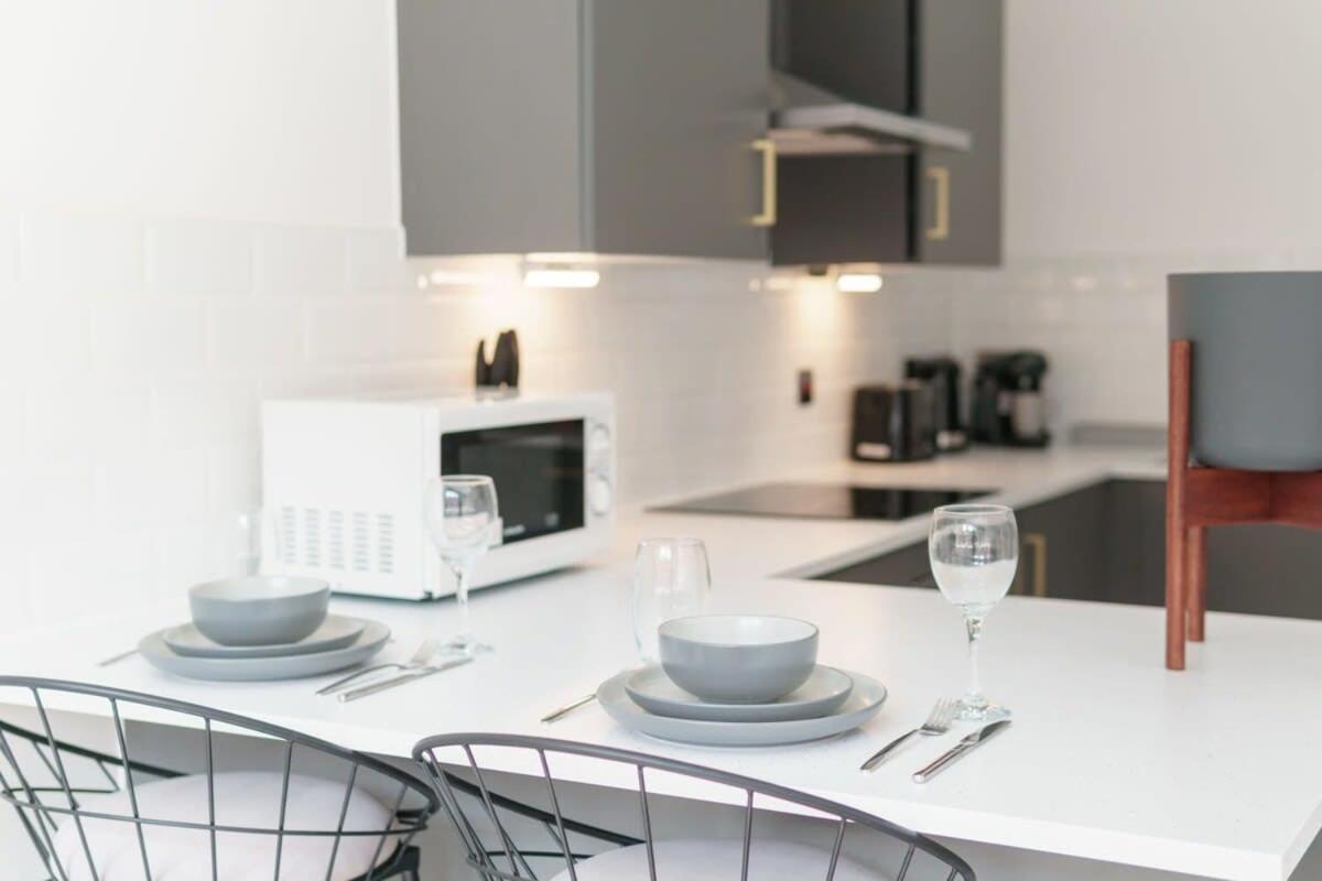 Modern 1 Bedroom Apartment In Preston Centre Екстер'єр фото