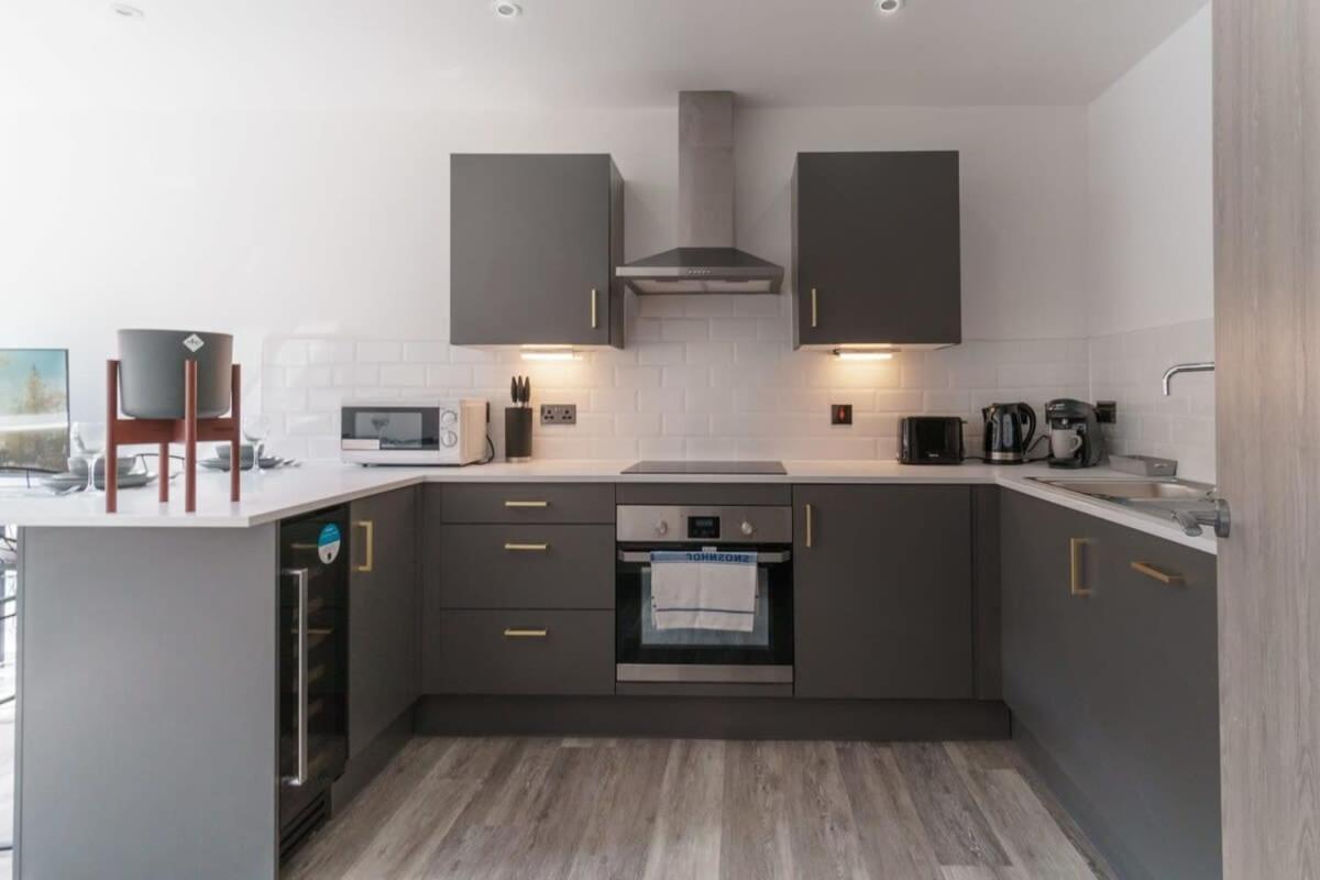 Modern 1 Bedroom Apartment In Preston Centre Екстер'єр фото
