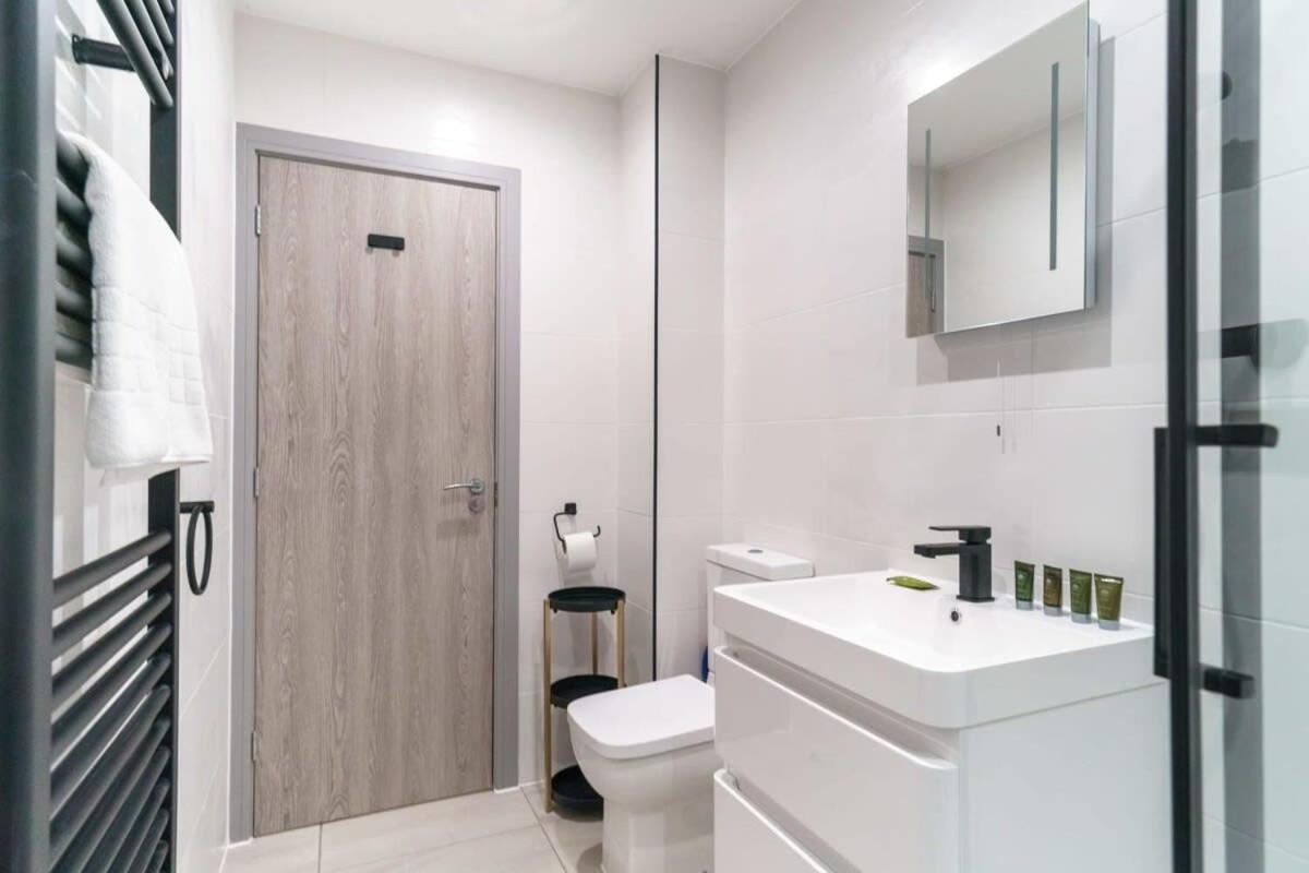 Modern 1 Bedroom Apartment In Preston Centre Екстер'єр фото