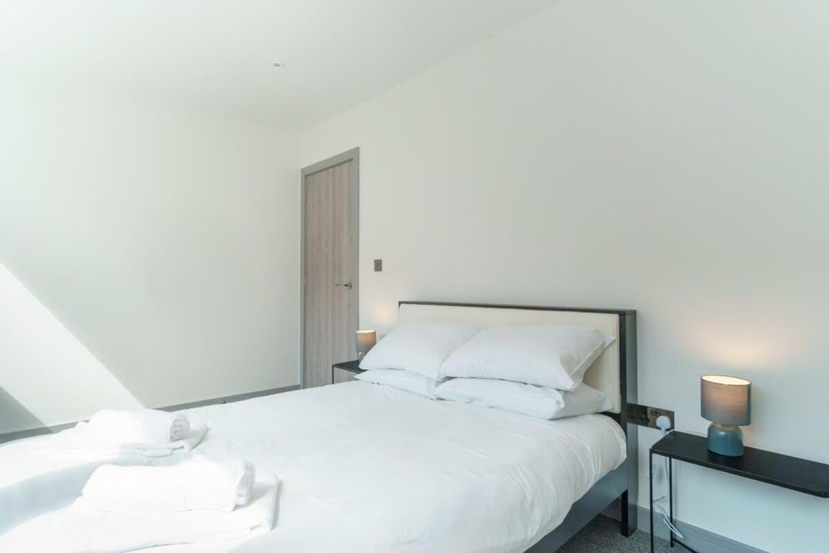 Modern 1 Bedroom Apartment In Preston Centre Екстер'єр фото